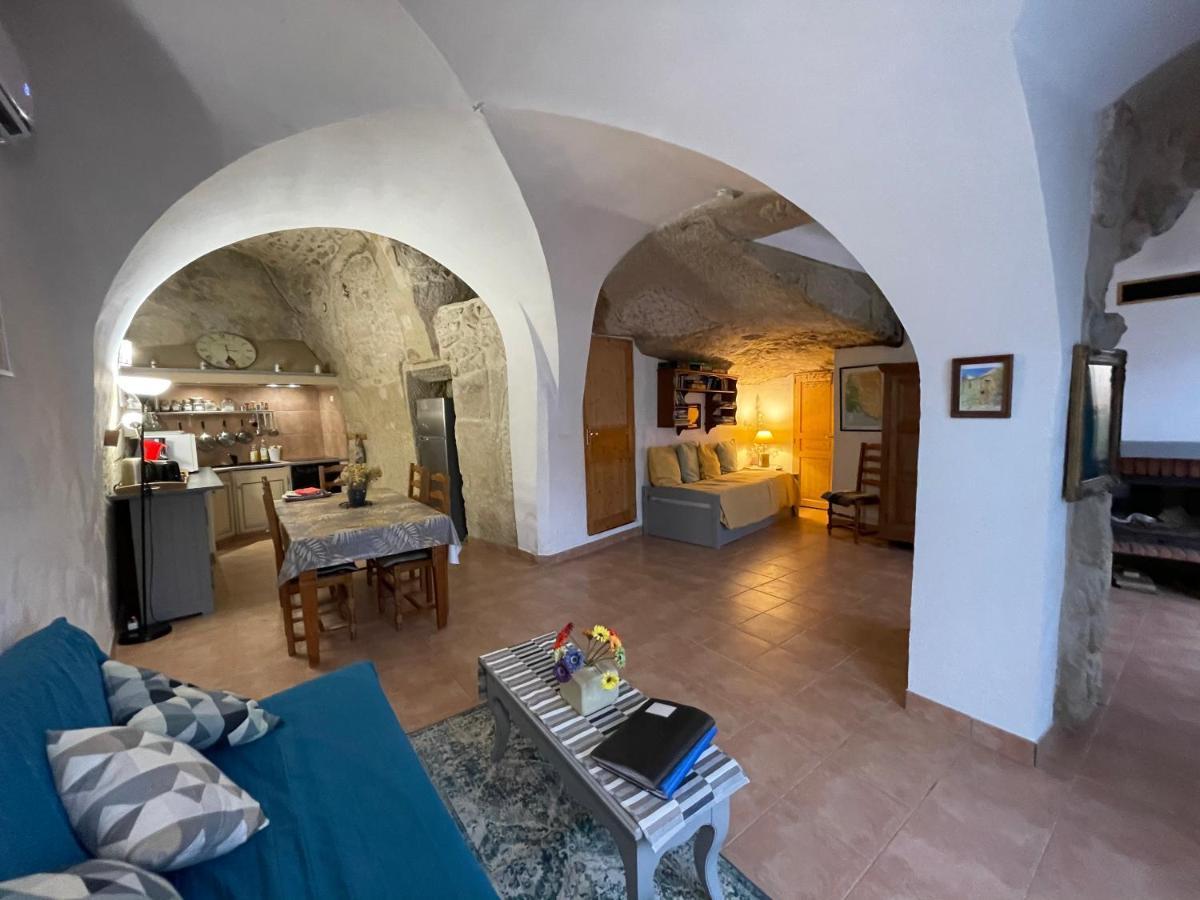 Luberon Maison De Village Entiere 2 A 6 Personnes Holiday home Cabrieres-d'Aigues
